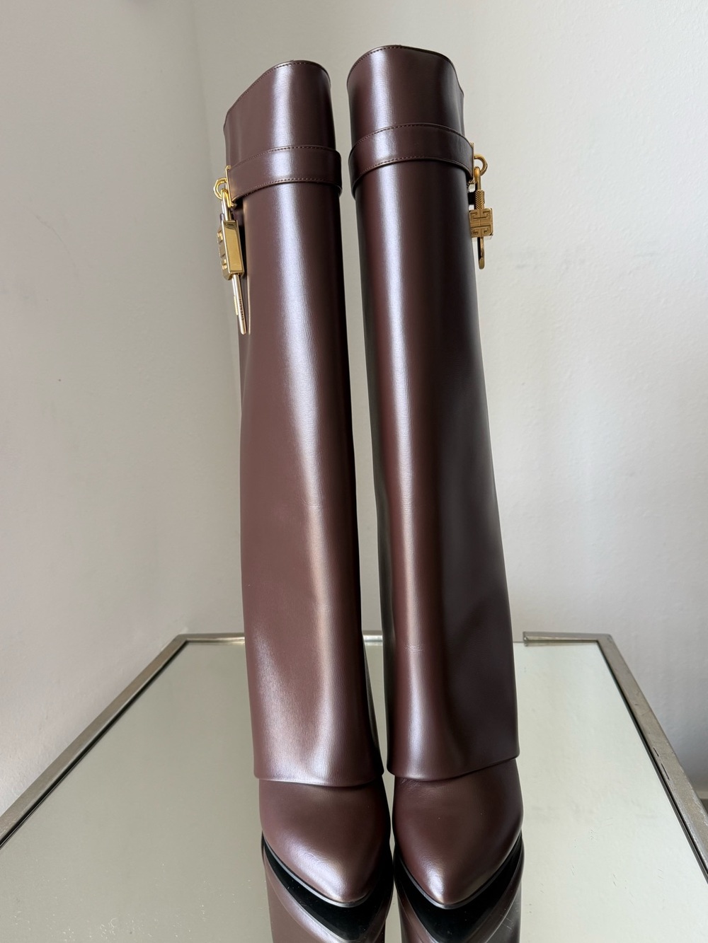 EUC Givenchy Shark Lock embellished glossed-leather knee boots 39 $2,550 - Picture 8 of 16